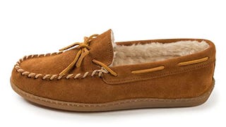 Minnetonka Men's 3902 Pile Hardsole Pile Lined Slipper,...