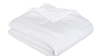 Amazon Brand – Pinzon Hypoallergenic Down Alternative Comforter...