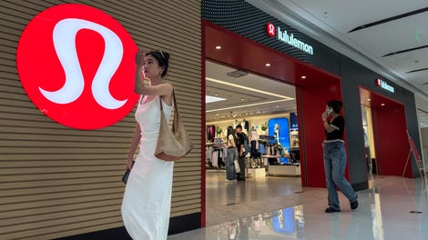 Image for Lululemon liefert ein solides Quartal ab – und die Aktie sinkt dennoch aufgrund von Zollängsten um 20 %