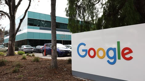 Image for Google a los trabajadores remotos: vengan más a la oficina o se quedarán fuera