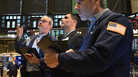 Image for 2025 stock market predictions from the big banks