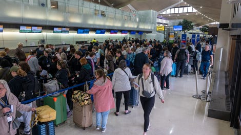 Image for The CEO of United Airlines on the Newark airport meltdown