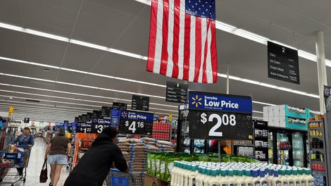 Image for Walmart warns price hikes are coming as earnings take a hit from tariffs