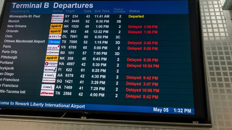 Image for El sistema de control del tráfico aéreo de Estados Unidos está “completamente desactualizado” y “fallando”, dicen los directores ejecutivos de las aerolíneas al Congreso.