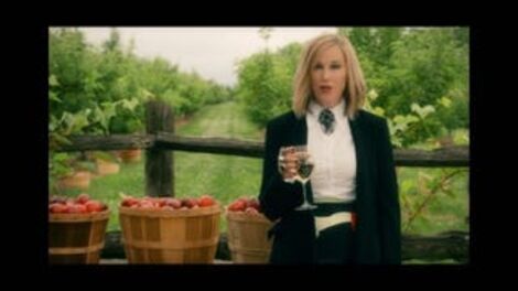 Saturday Night Social: Let's Watch Kyle MacLachlan Do His Best Catherine O'Hara