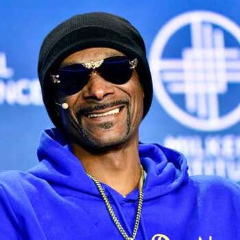 Image for Snoop Dogg assures world he could make $100 million by getting his "thang" out on OnlyFans…but won't