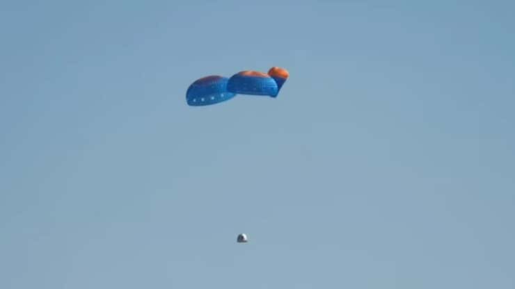 杰夫·贝佐斯（Jeff Bezos）太空旅游返回任务期间未能部署降落伞的图片