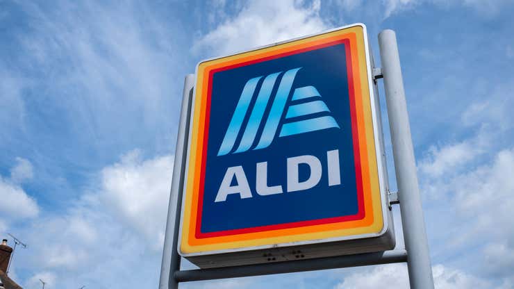 Image for Aldi cuts grocery prices on more than 400 items for the summer