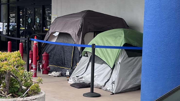 Image for Despite The Cold, People Are Camping Out For A Chance To Buy A $2,000 Graphics Card