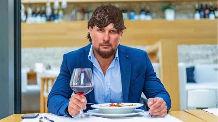 Image for Man Who Came To Restaurant Bald Forced To Wear Maître D’s Toupee