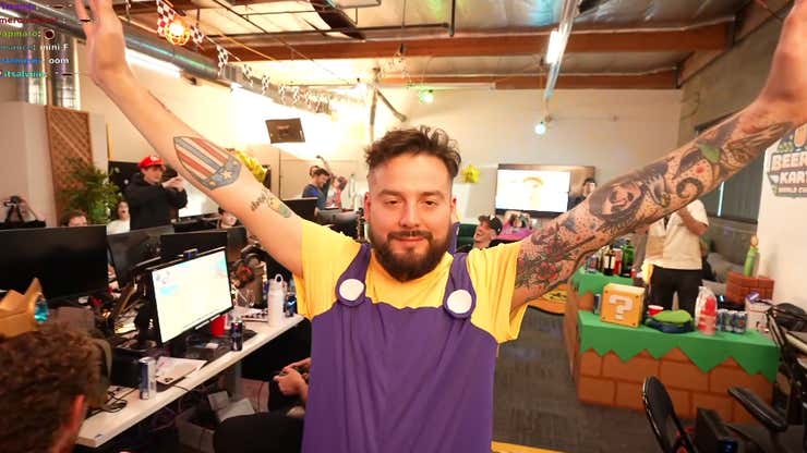 Image for Smash Bros. Pro Dropped By Team After Harassing Female Streamers At Beerio Kart World Cup