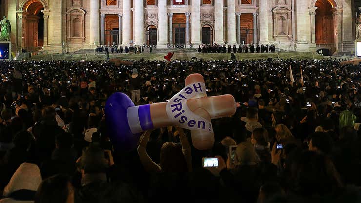 Image for Wild St. Peter’s Basilica Crowd Tosses Around Inflatable Crucifix