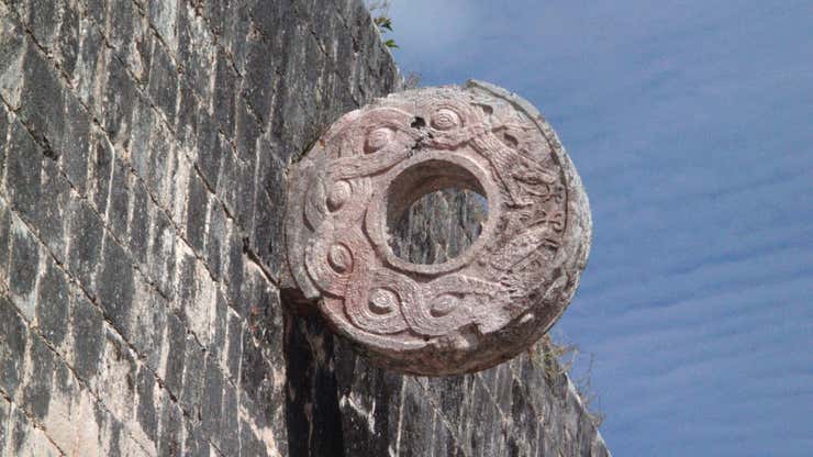 Image for Ofrendas rituales, planta alucinógena encontrada bajo la antigua cancha de béisbol maya
