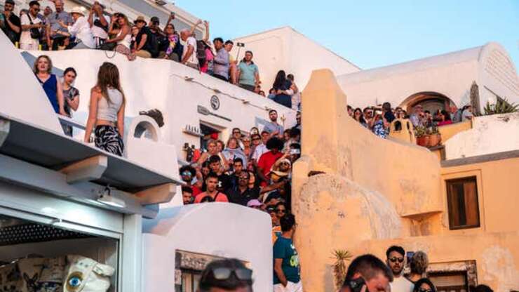Image for 11,000 cruise ship tourists landed in Santorini at once — and it was as bad as it sounds