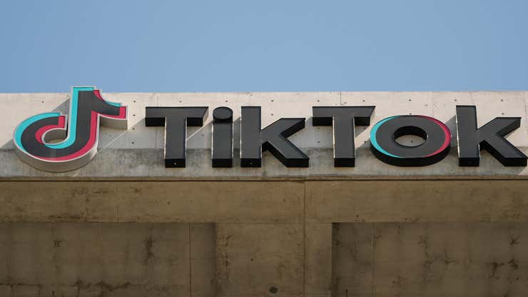 Image for Cuentas de TikTok de renombre supuestamente pirateadas a través de mensajes directos