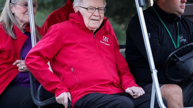 Image for Warren Buffett says don't worry about all the cash Berkshire Hathaway is hoarding