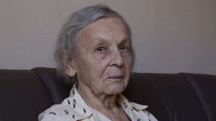 Image for Grandmother Suffering From Alzheimer’s Still Able To Remember All Grandchildren’s Flaws