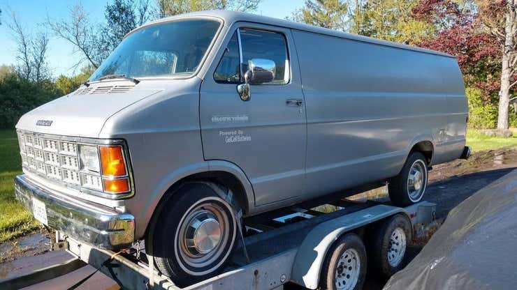 Image for The U.S. Government Commissioned A Private Company To Build This Electric Dodge Ram Van In The 1980s