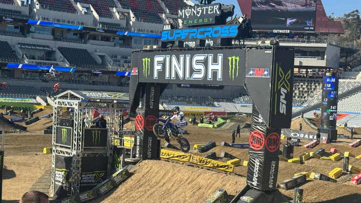 Image for AMA Supercross Is The Pinnacle Of Motorsport As Spectacle