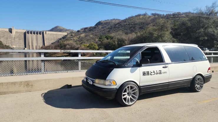 Image for This Mid-Engine Toyota Van Can Deliver Way More Tofu Than Some Dumb Corolla