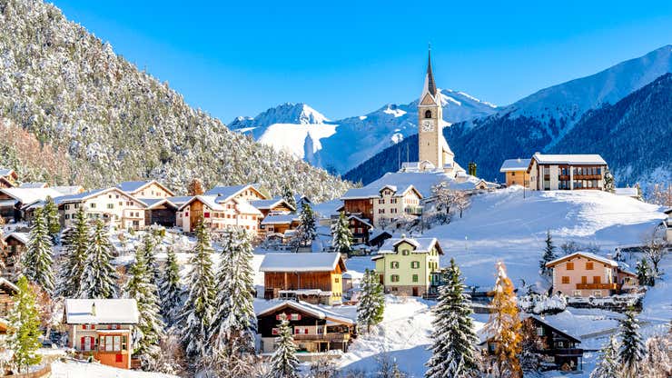 Image for Look inside Davos: The Swiss ski town hosting the world's elite