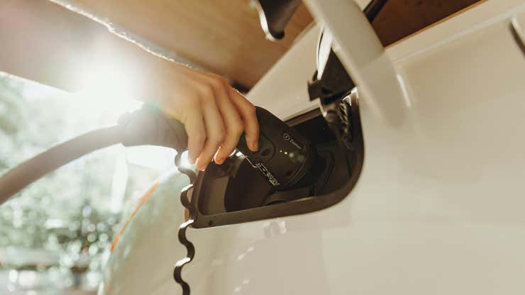 Image for 5 ways to maintain your EV battery's longevity