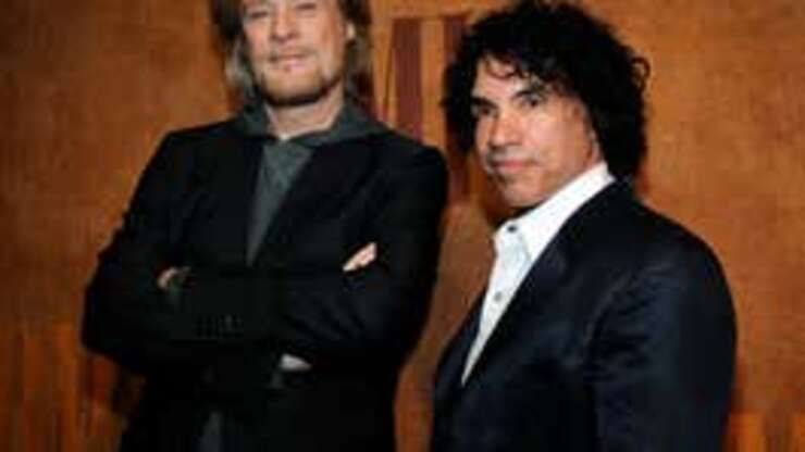 Image for Daryl Hall is suing John Oates over plan to sell stake in joint venture. A judge has paused the sale
