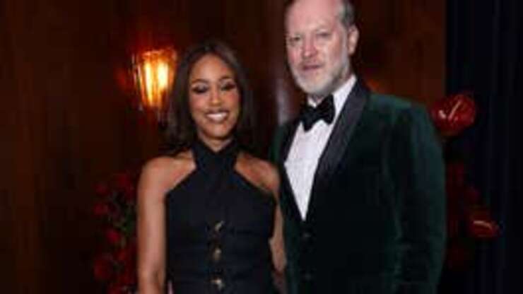 Image for Black Twitter Loses it Over Eve's Very Rich and White Christmas Dinner Photos, But Y'all Need to Leave Her Alone