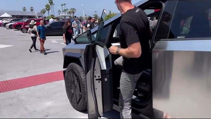 Image for Tesla Cybertruck Door Leaves a Gash in Owner's Leg