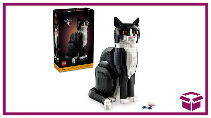 Image for LEGO's Newest Tuxedo Cat Is Here, And It's The Purrrfect Addition To Any Cat Lovers Home