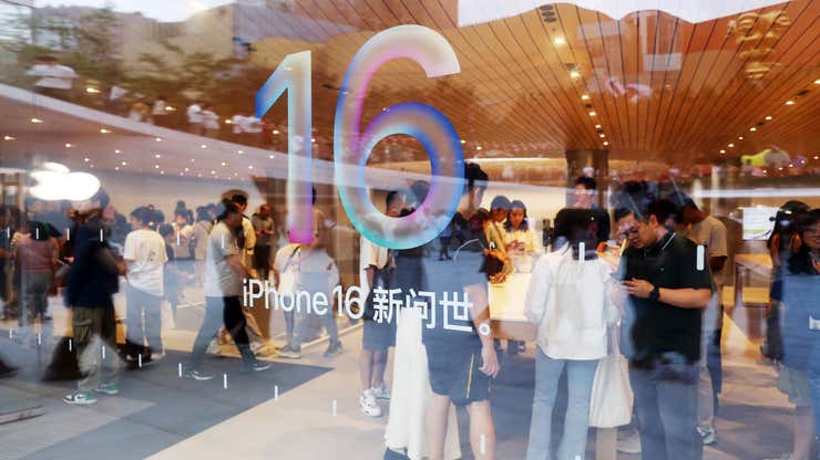 Image for Apple is giving discounts on iPhones in China to compete with Huawei