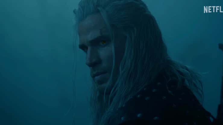 Image for Liam Hemsworth's Witcher Sure Looks a Lot Like Henry Cavill's Witcher