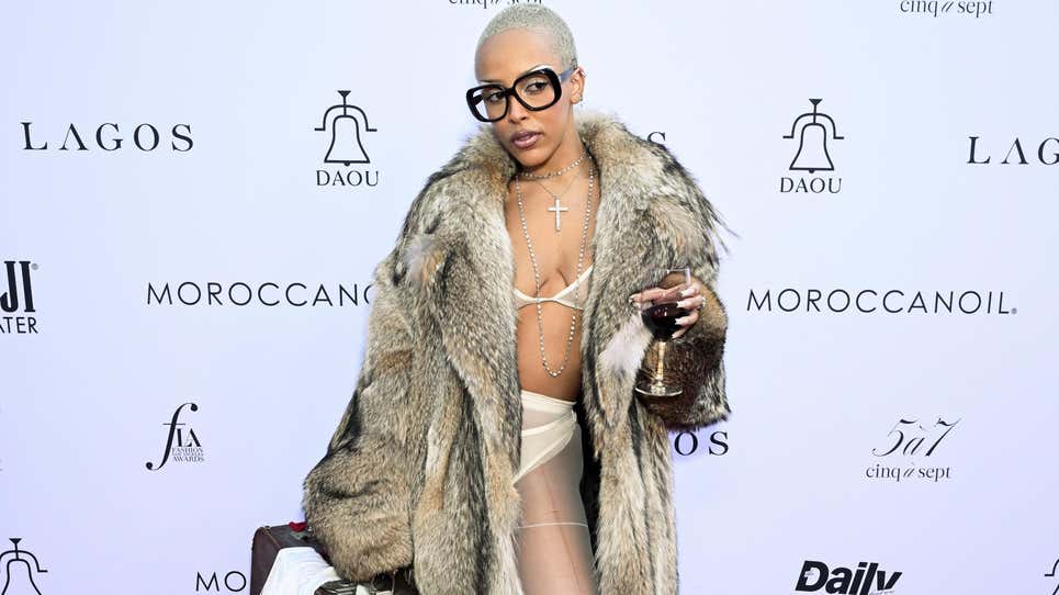 Image for I Beg Your Pardon? Here's Why Doja Cat Thinks Parents Shouldn't Bring Their Kids To Her Shows