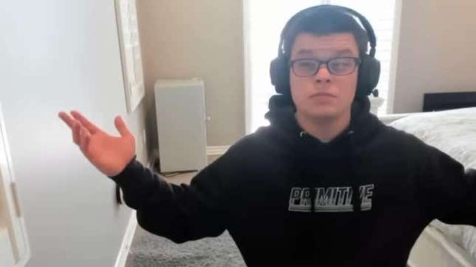 Image for Twitch Star OnlyFans Controversy Is Turning People Away From Homophobia