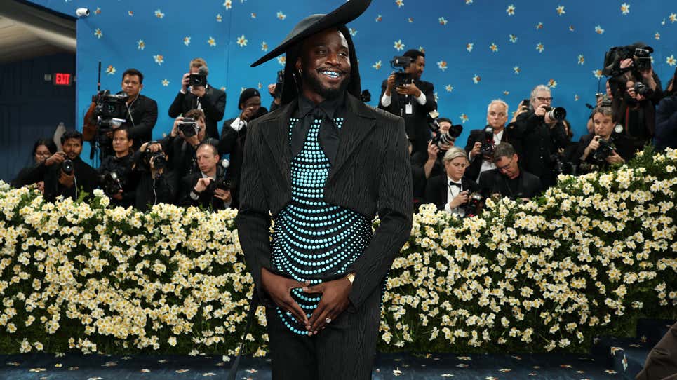 Image for Shaboozey's Met Gala Look Was Relentlessly Roasted, But Critics Say it's a Sinister Pattern New Black Artists Shouldn't Ignore