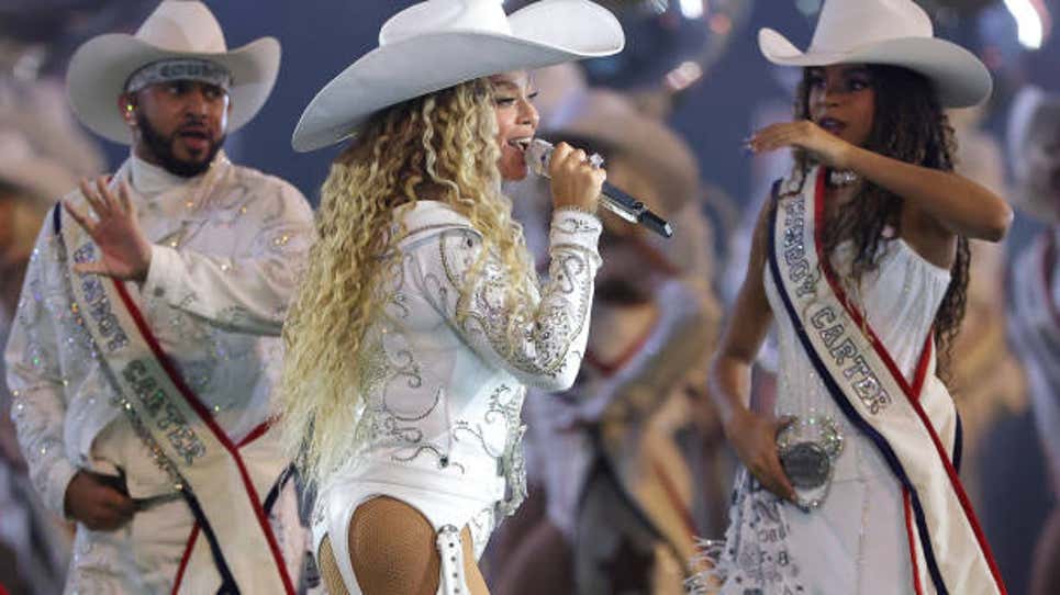 Image for Blue Ivy Has an On-Stage Mishap at Beyoncé's 'Cowboy Carter' Chicago Tour Stop, But Then This Happens...