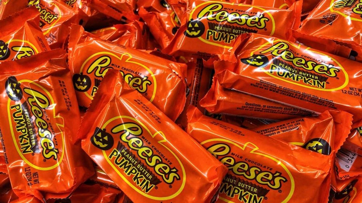 Hershey Sued For Faceless Reese S Peanut Butter Pumpkins   00f5cf9a9c5cc59ca26a6f3090fa14f3 