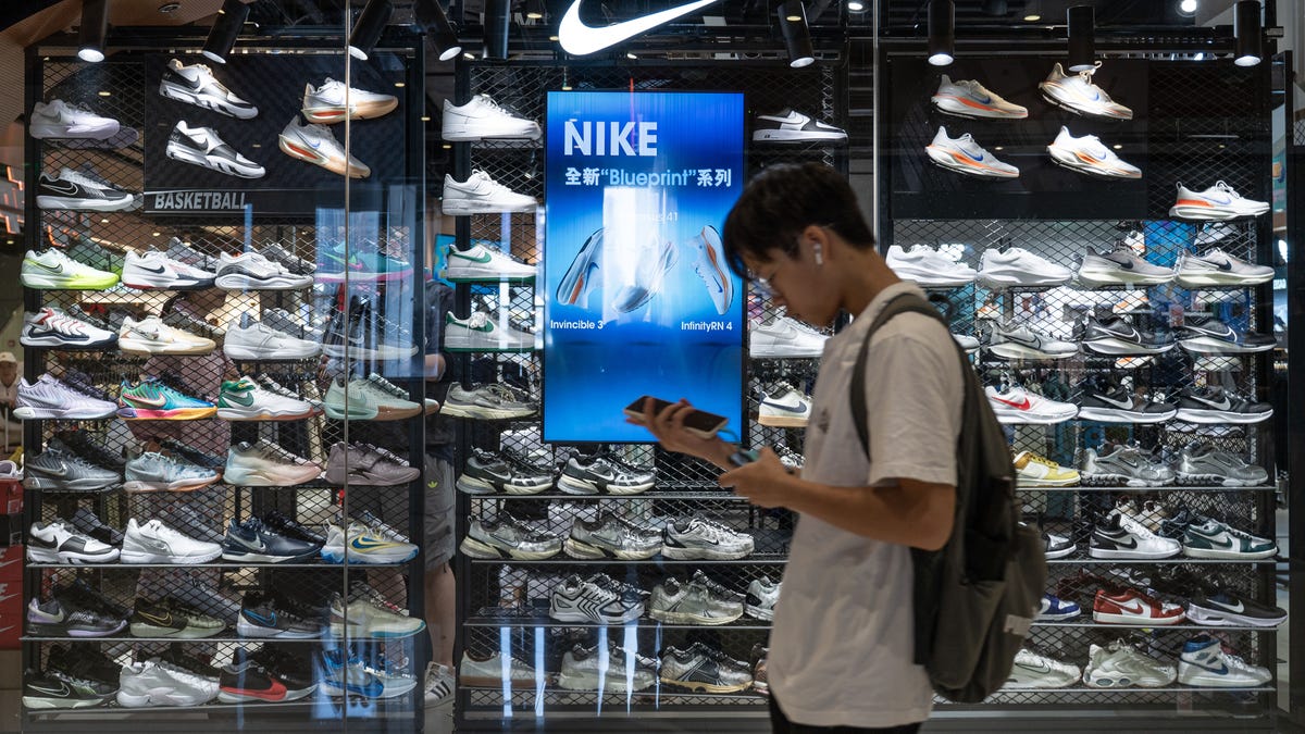 Nike stock pops 5% as the new CEO's turnaround plan gets a rave review