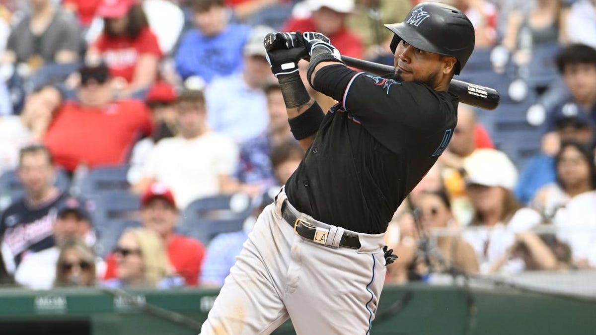 Blue Jays catcher Alejandro Kirk wins 1st career Silver Slugger award