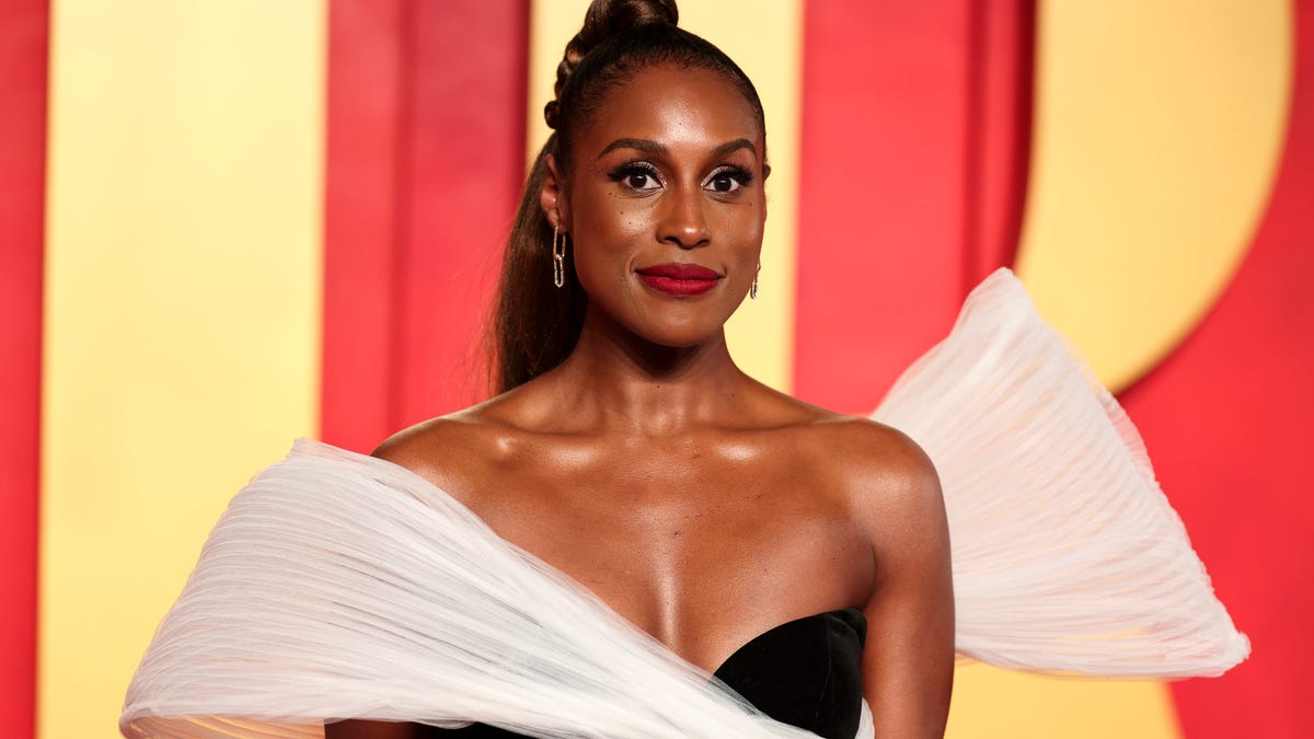 Issa Rae signs story of black woman who ‘outsmarted the FBI’