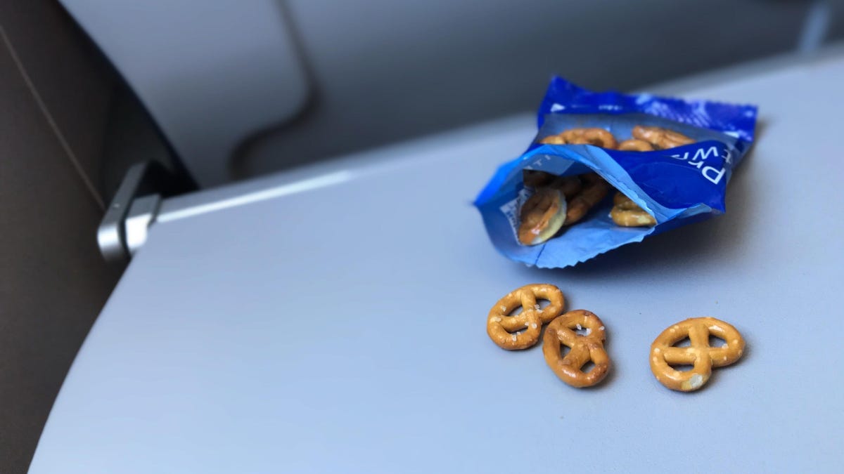 Kid's Snackbox On United Airlines - Live and Let's Fly