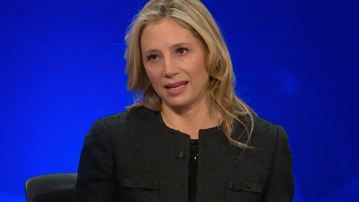 Celebrity Jeopardy! fans stunned as Mira Sorvino wins with huge