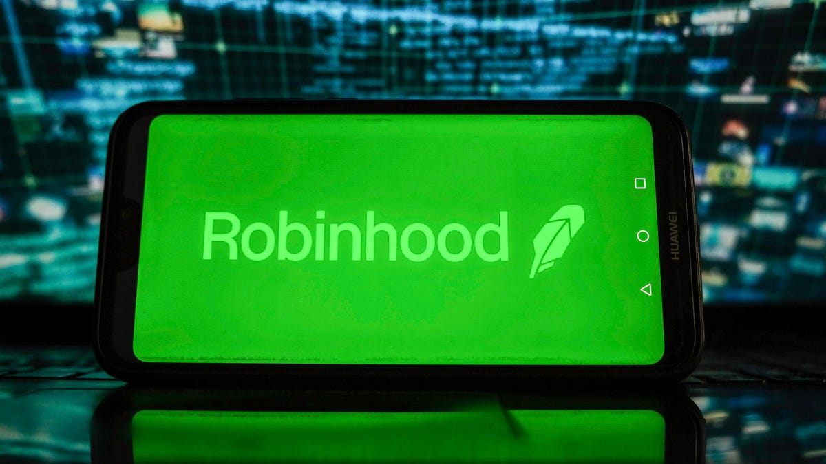 Robinhood angered banks. Now it wants to be one