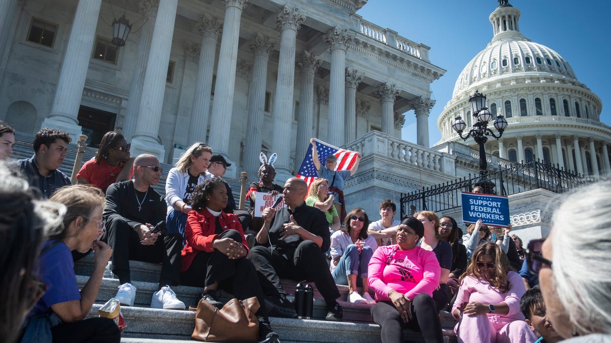 Cory Booker, Hakeem Jeffries' Latest Trump Protest at the Capitol Has MAGA Hot on Social Media
