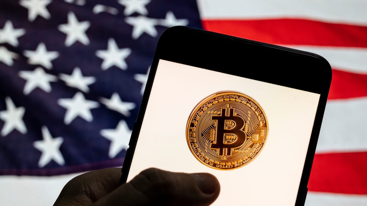 Bitcoin holds steady at ,000, awaiting election results for movement