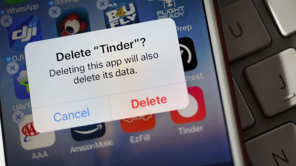 Online Dating: How the Tinder Algorithm Works