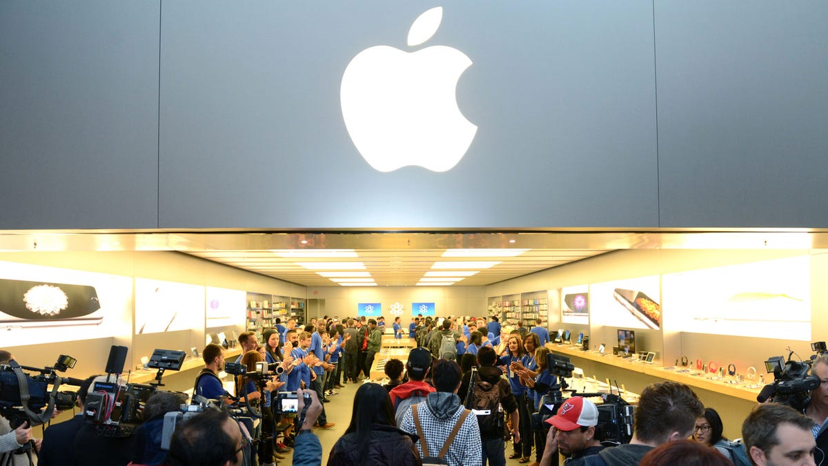 Apple is training its retail employees to upsell, upsell, upsell the ...