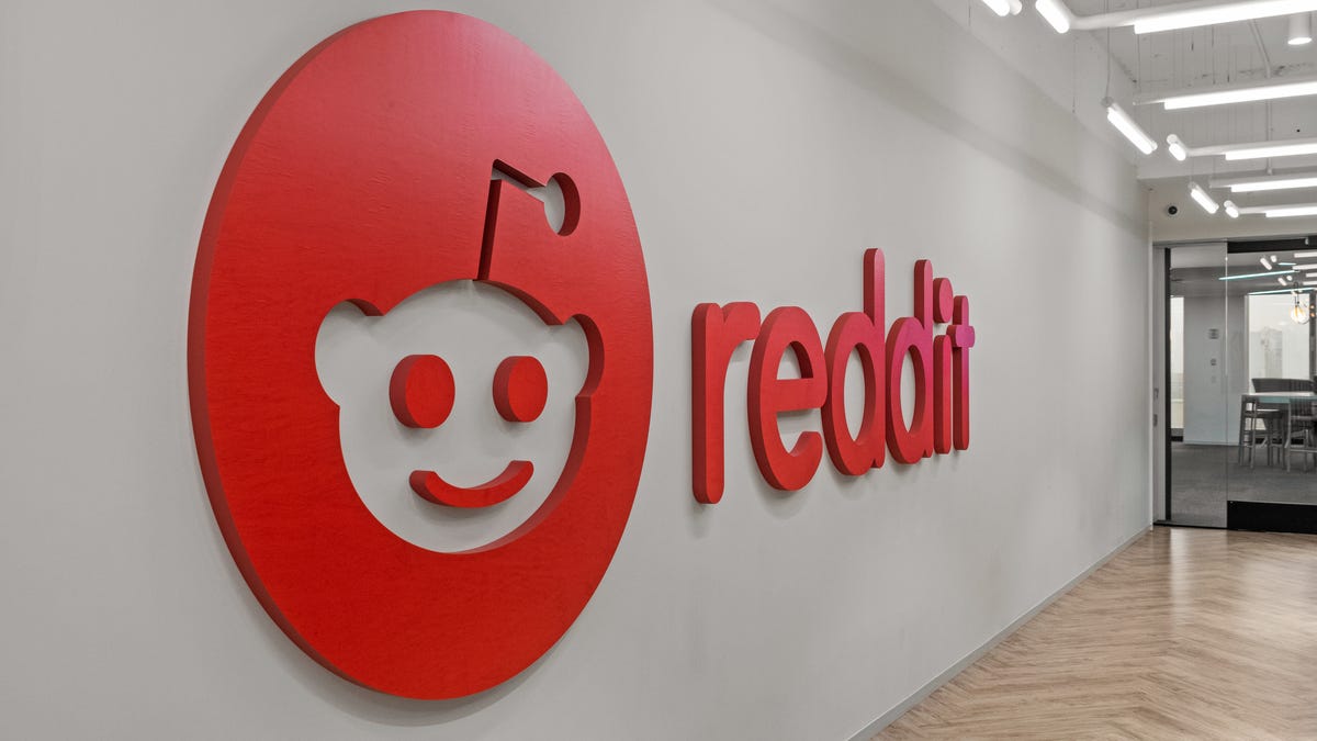 Reddit’s deals with AI companies are under federal scrutiny — just before it goes public