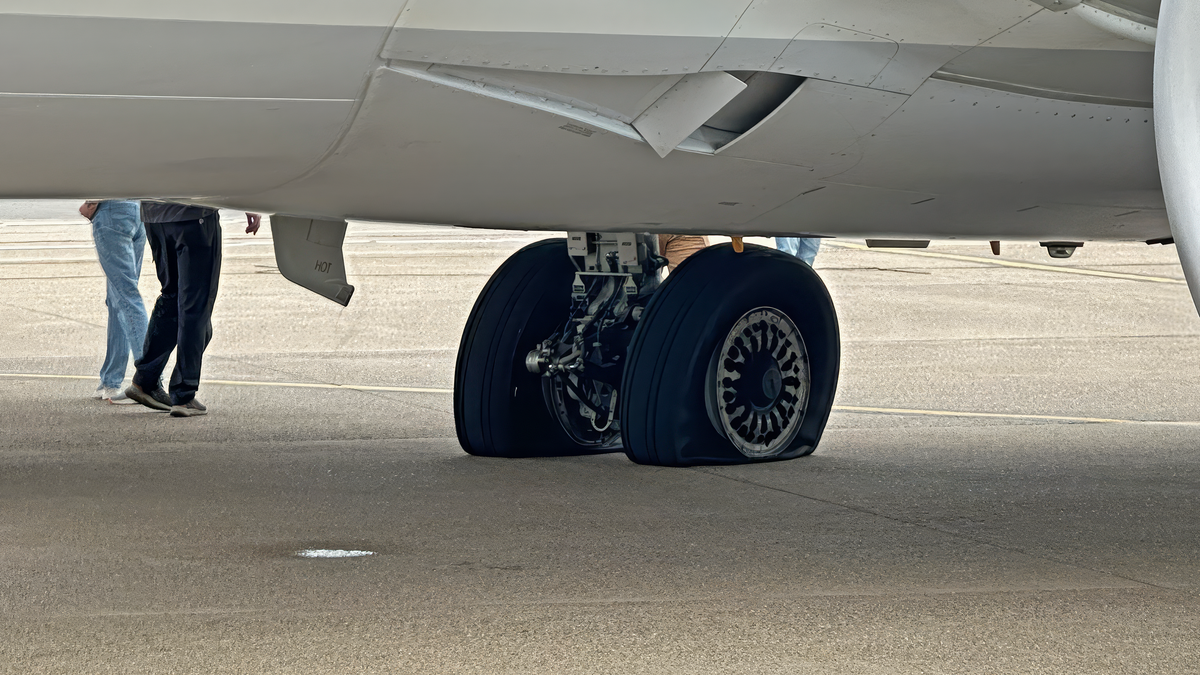 Boeing 737 Max Blows Tires Braking Hard To Avoid Takeoff Collision With Another Plane