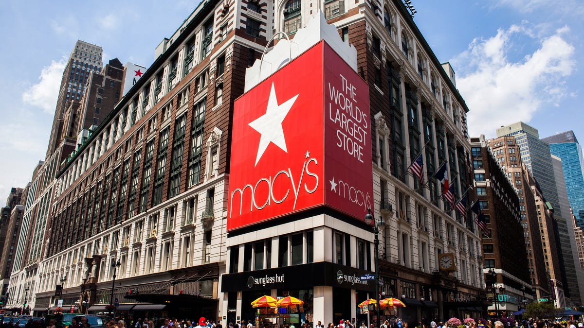 Macy's Reports Mixed Results for Q1 2024: Sales Decline but Profits Beat Estimates and Investments Pay Off